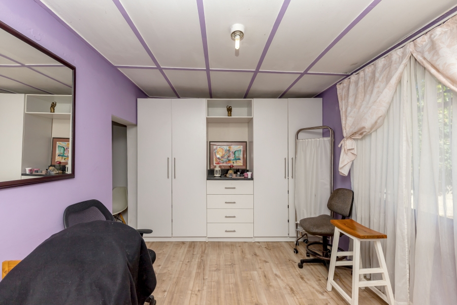 4 Bedroom Property for Sale in Ottery East Western Cape